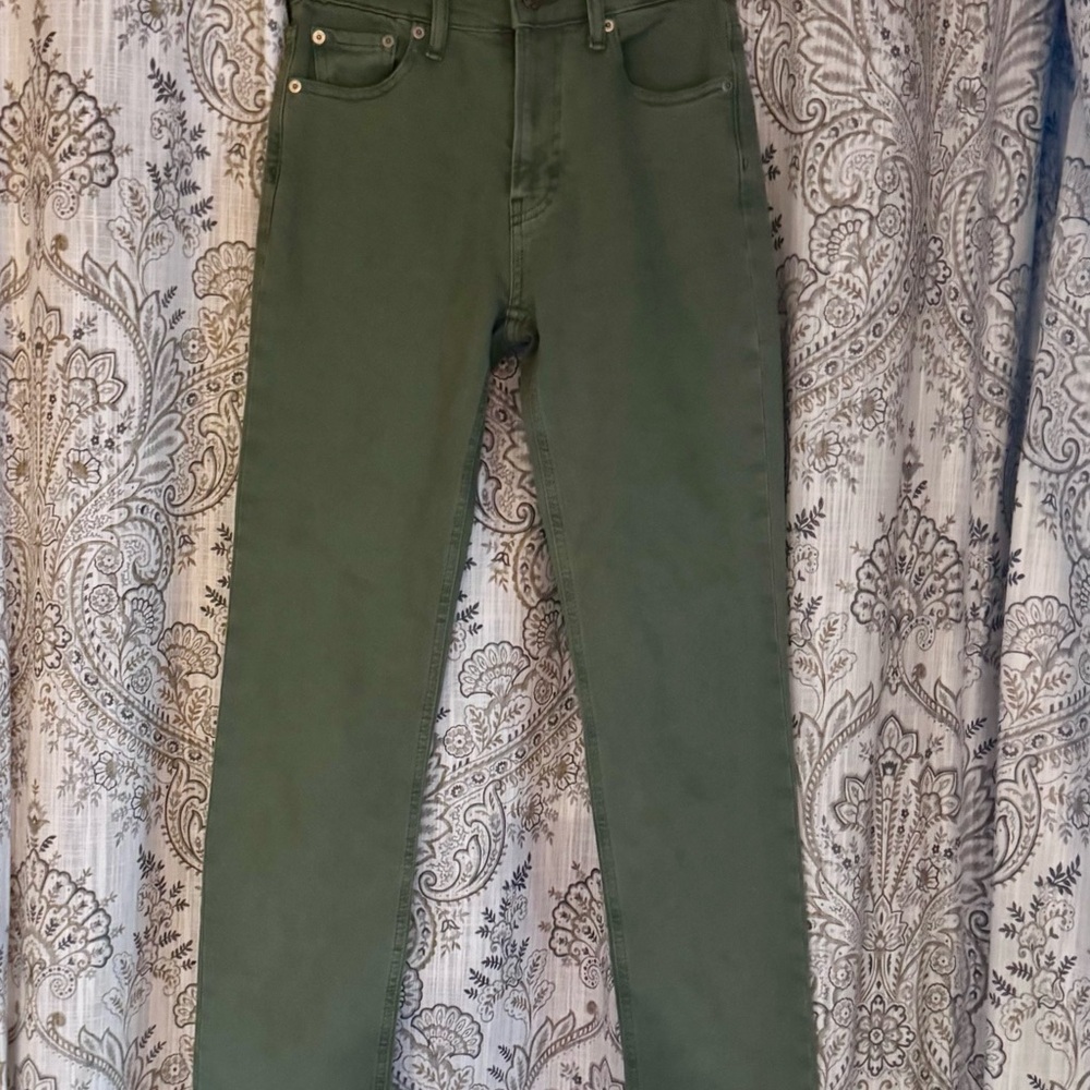 Gap 90’s Straight High Rise Jeans in Olive Green Size 25/0 regular